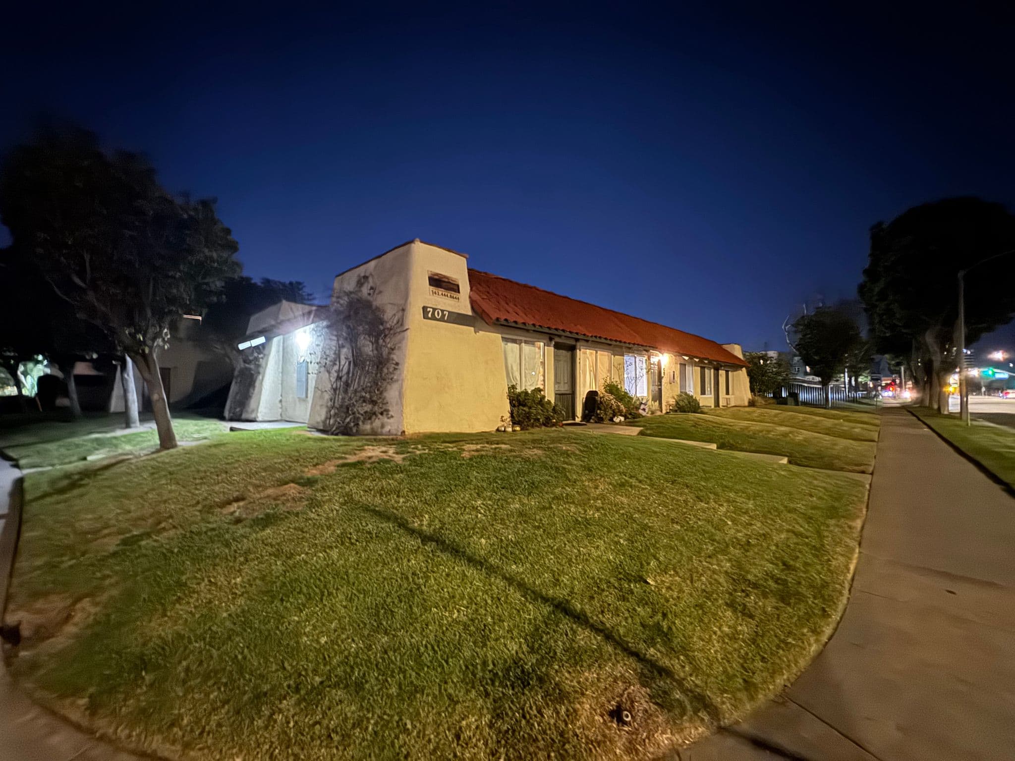 707 E Orangewood Llc