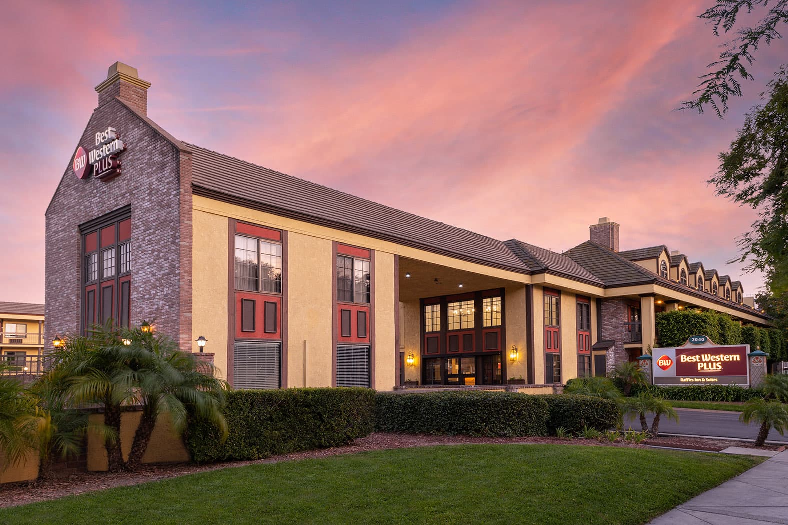 Best Western Raffles Inn & Suites