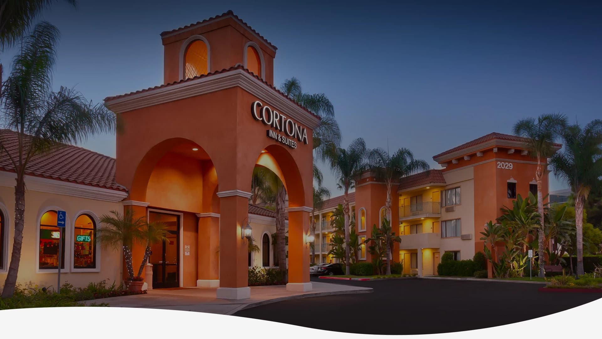 Cortona Inn & Suites Anaheim Resort