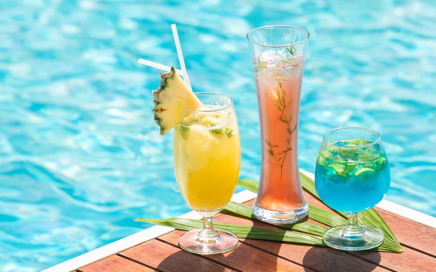 Bellas Splash Pool Bar