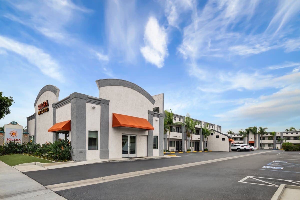 Solara Inn And Suites